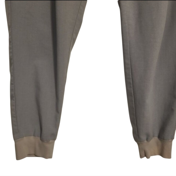 FIGS Tech Collection | Women's Gray Zamora Scrubs Jogger Pants (Size XL) - Picture 9 of 14